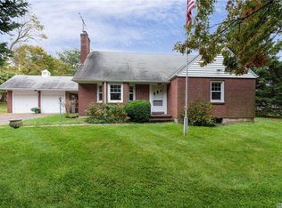 443 Woodbury Rd, Woodbury, NY 11797