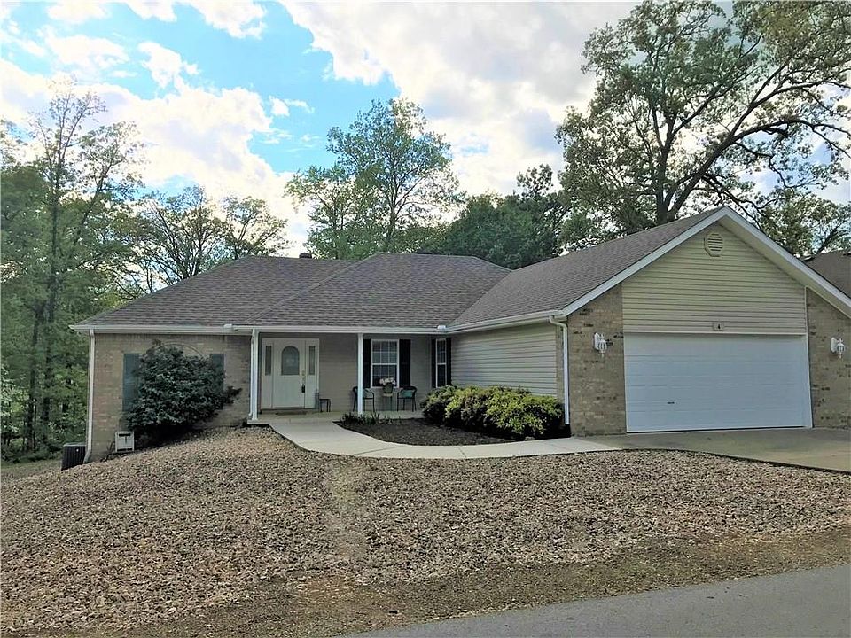 1st image of 4 Ettington Dr