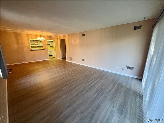 5th image of 4545 Chestnut Ridge Rd APT 121A