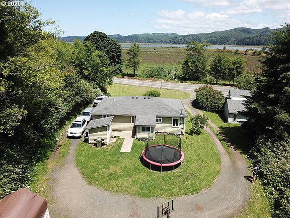 2nd image of 1524 Coos River Hwy