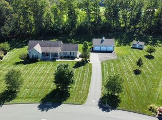 18 Bellawood Dr, Enfield, CT 06082