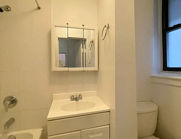 175 Thompson St #2 — Photo 4