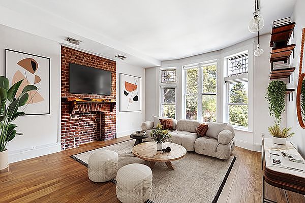 1st image of 1200 Pacific St APT 2R
