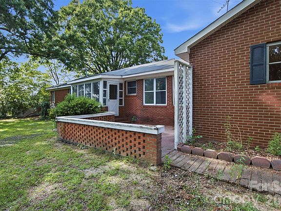 4th image of 2615 Unionville Indian Trail Rd W