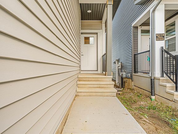 4th image of 7122 52nd Ave