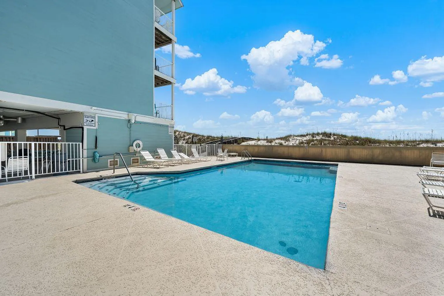 2 bed, 2.0 bath, 645 sqft, $3,019 — Photo 2