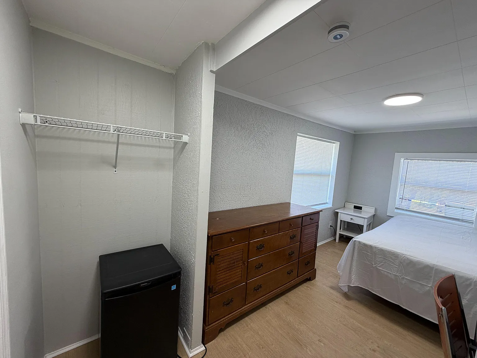 4 bed, 3.0 bath, 1514 sqft, $819 — Photo 2