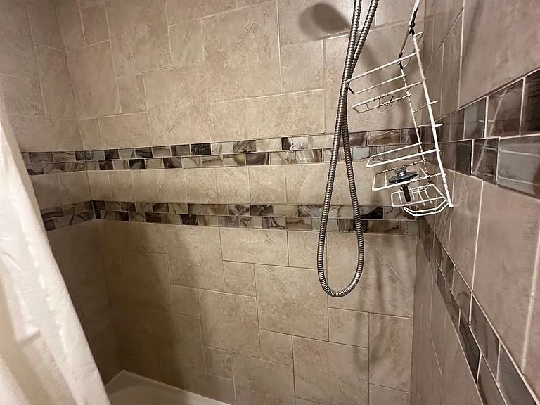 412 Glenmeade Ct — Photo 13