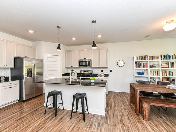 3rd image of 6496 Apperson Dr