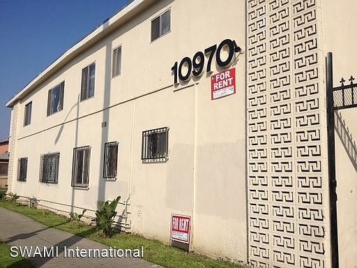 2nd image of 10970 S Figueroa St APT 10