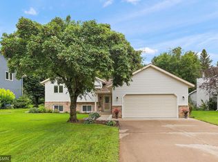 1388 Dorland Rd S, Maplewood, MN 55119