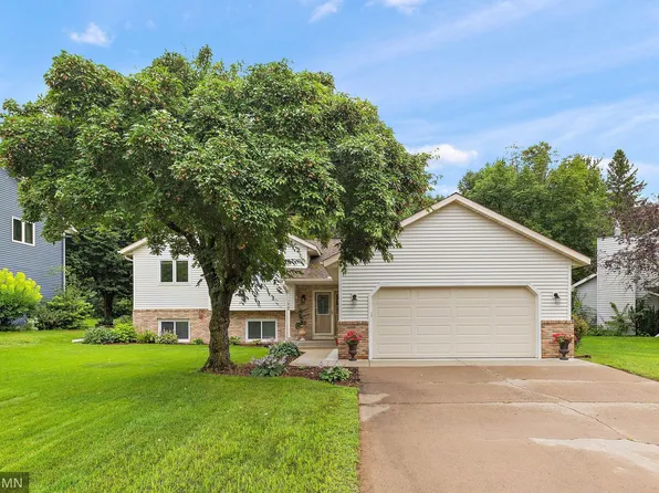 1388 Dorland Rd S, Maplewood, MN 55119