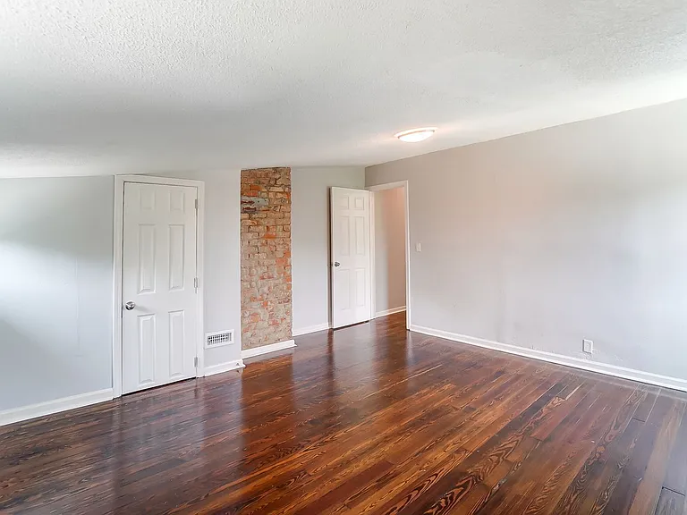1852 Knox St — Photo 24