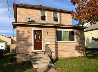 1112 W 5th St, Winona, MN 55987