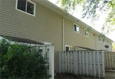 340 Elm St W — Photo 14