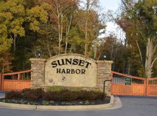 Lakeside Ct, Dandridge, TN 37725