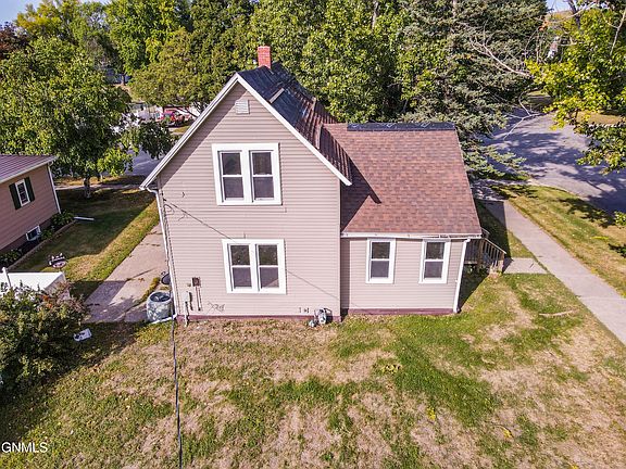 3rd image of 755 4th St SW