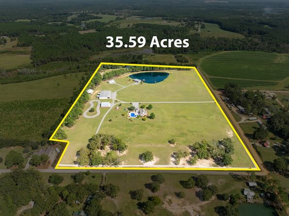 375 Dasher St, Lyons, GA 30436