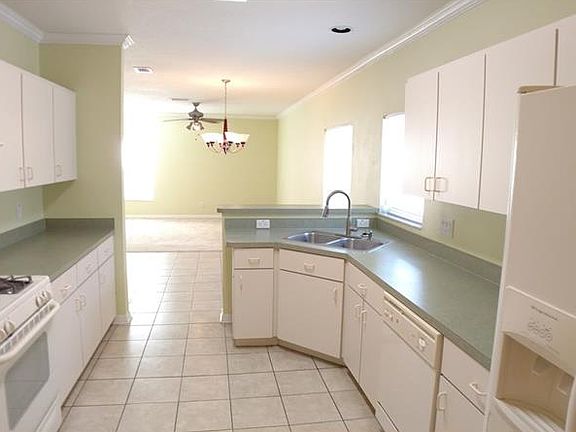 2nd image of 10212 Lakeside Vista Dr