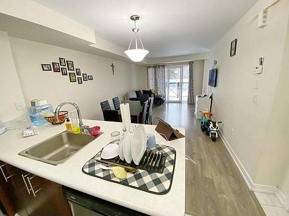 4th image of 10 Westmeath Ln #2226