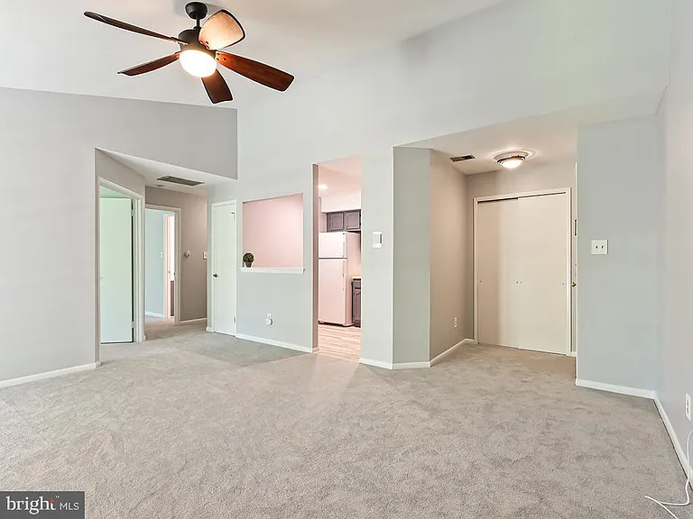 303 Trinity Ct #11 — Photo 8