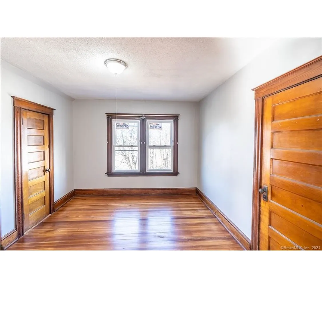 3 bed, 1.0 bath, 1300 sqft, $1,650 — Photo 1