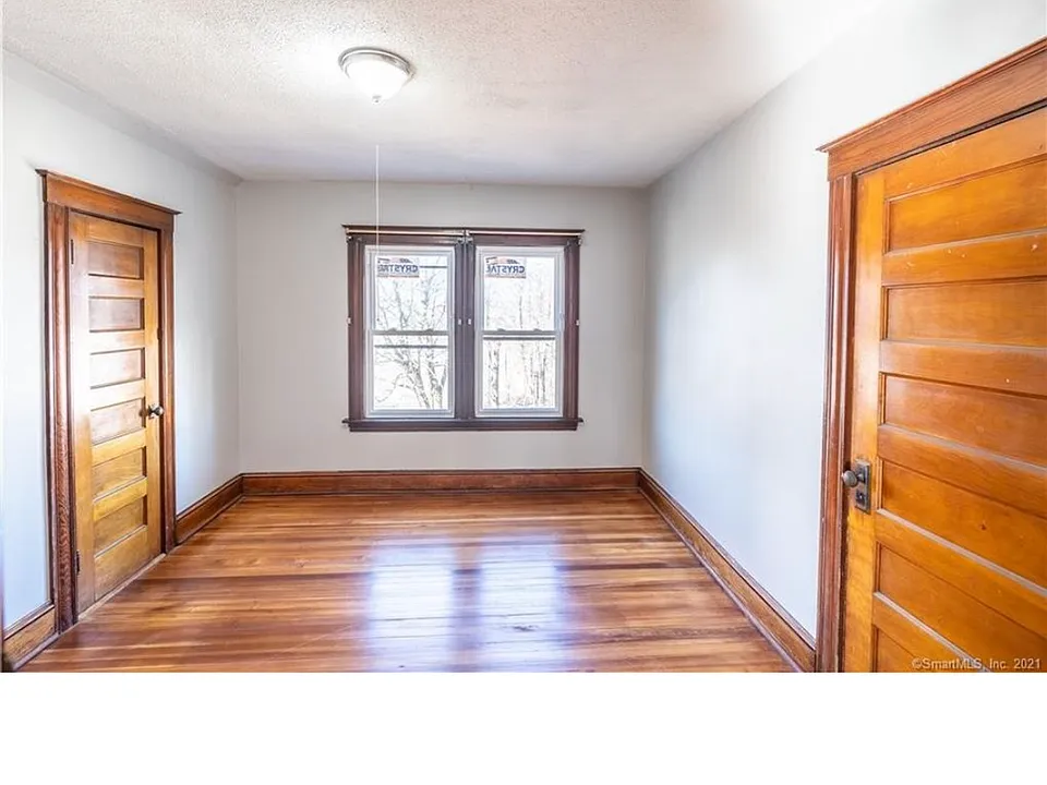 482 Stanley St #2