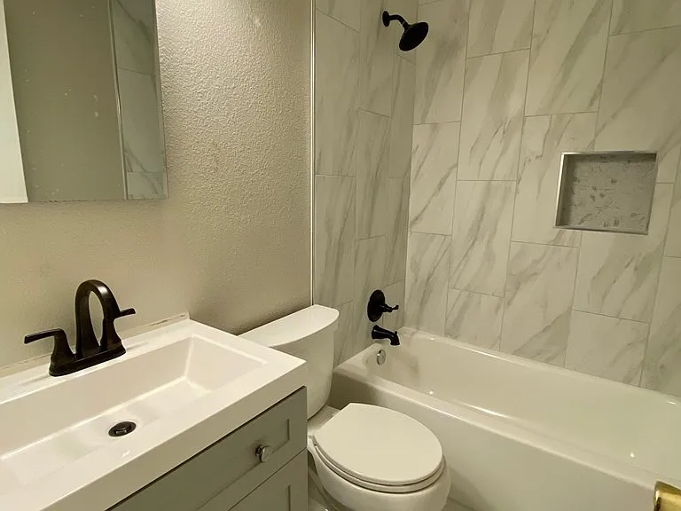 3906 Cedar Spring Dr — Photo 12