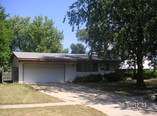 26 Faringdon Dr, Crystal Lake, IL 60014
