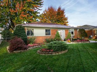 30319 Palomino Dr, Warren, MI 48093