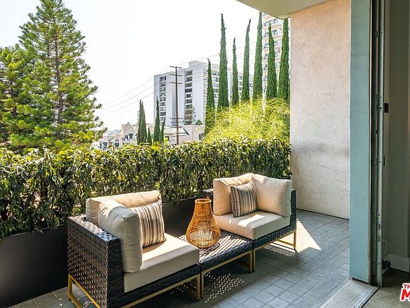 3rd image of 1152 N La Cienega Blvd Unit 201