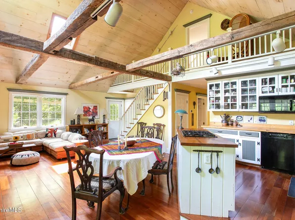 662 Foley Rd, Sheffield, MA 01257