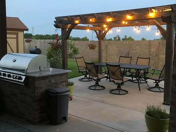 2803 Parkside Village Ct, Pearland, TX 77584