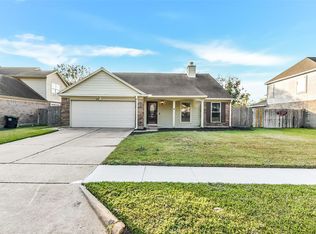 4010 Spring Branch Dr W, Pearland, TX 77584