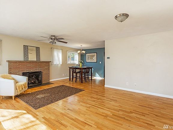 5th image of 3852 N Gove St