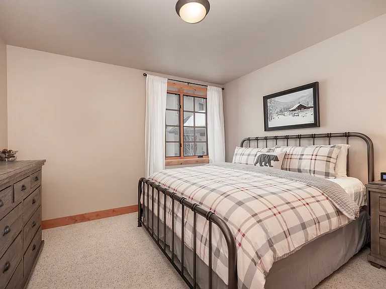 505 N Lupine Ln — Photo 13