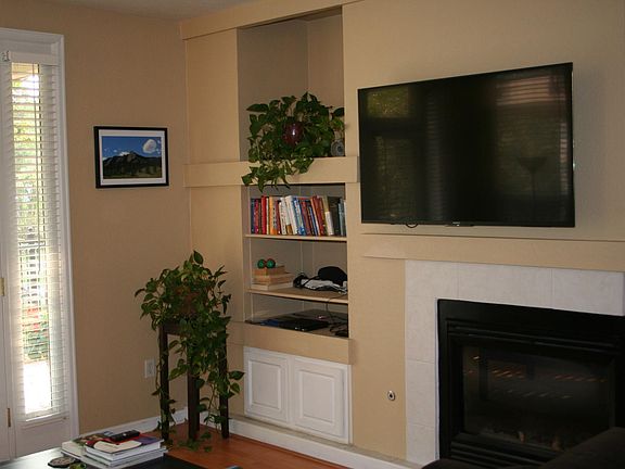 5th image of 1521 N Vine St APT 102