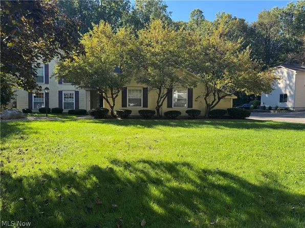1331 Fox Run Dr #4, Youngstown, OH 44512
