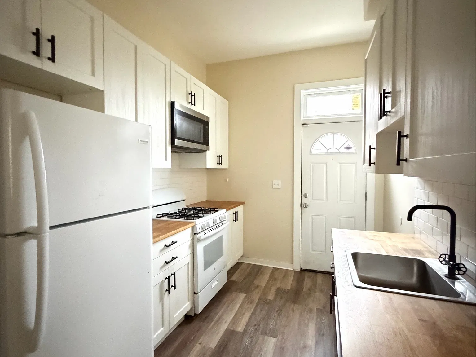 3819 S Wabash Avenue - 3 — Photo 2