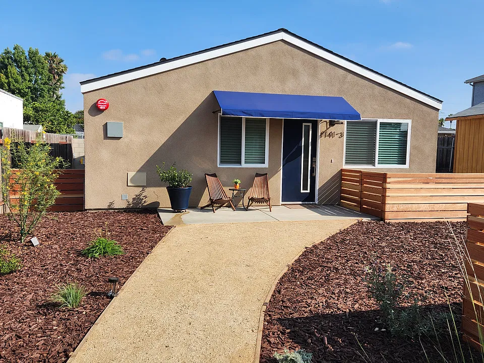 1141 2nd Ave #3