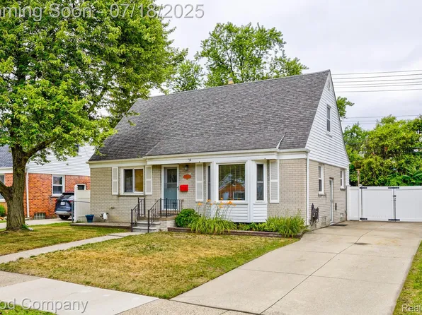 923 E 4th St, Royal Oak, MI 48067