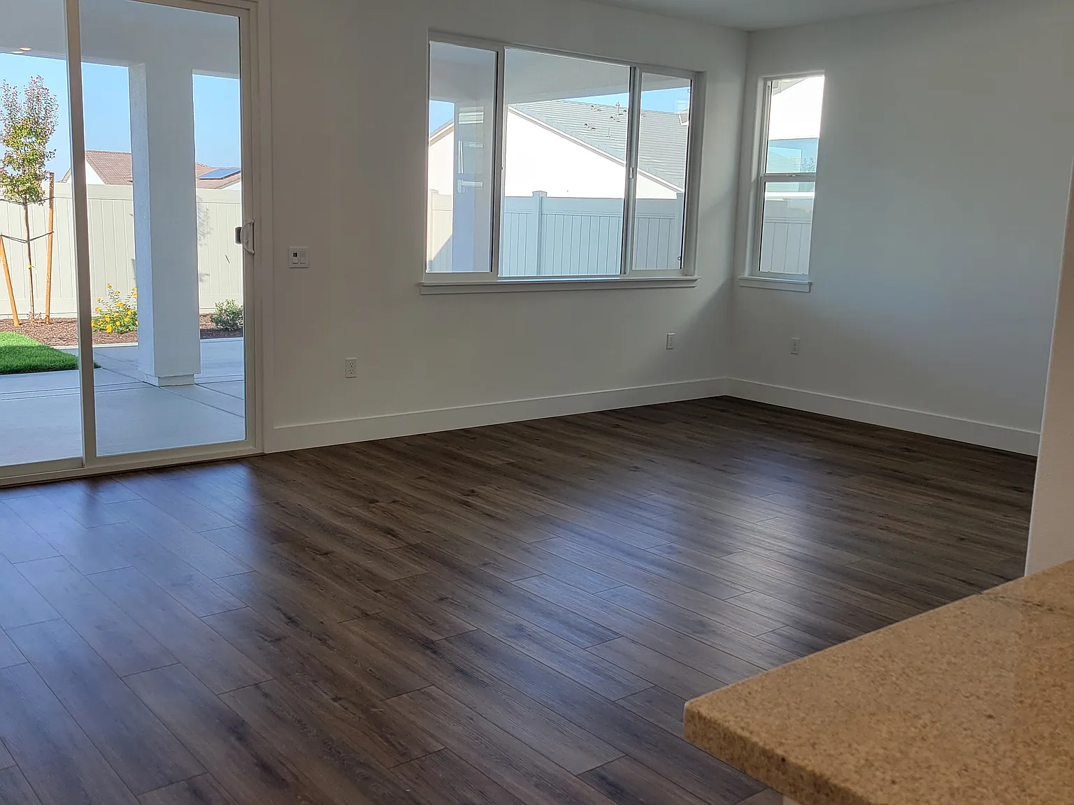 3 bed, 1423 sqft, $2,900 — Photo 3