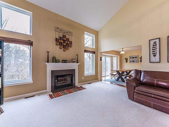 4th image of 376 S Sedgewood Ln