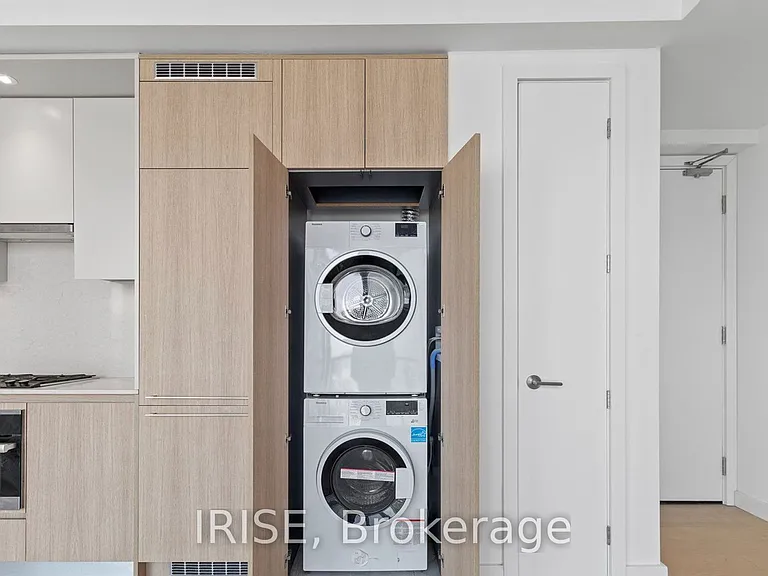 81 Wellesley St E #1808 — Photo 18