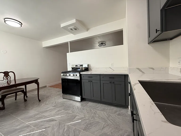 130 S California St #B — Photo 11