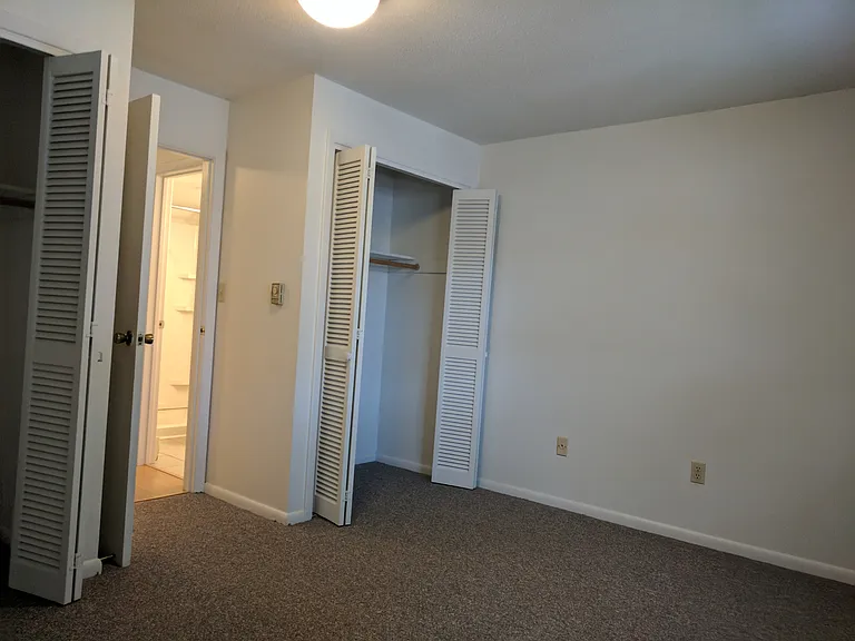 328 College St — Photo 24