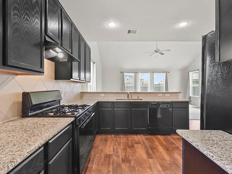 3011 Tandem Ct — Photo 6