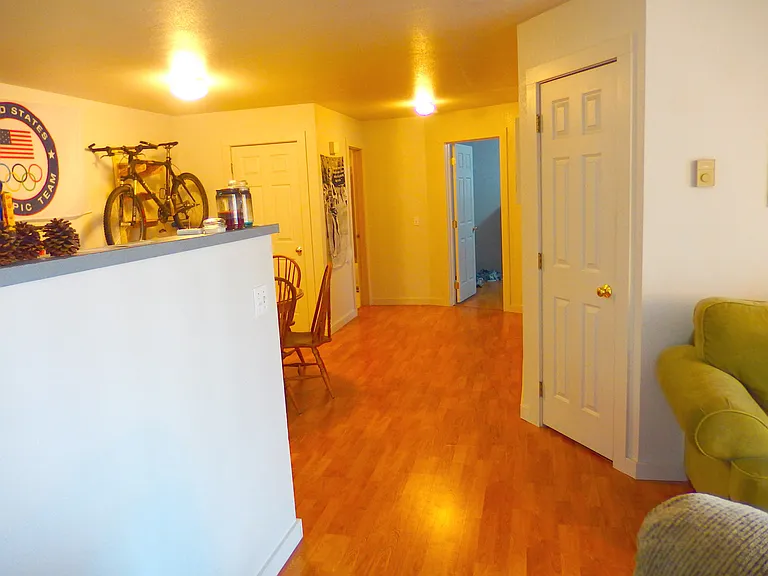 1424 Northwood Dr — Photo 3