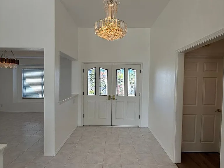 2441 Iron Ridge Ct — Photo 4