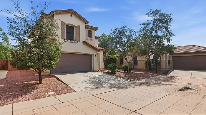 3 bed, 2.5 bath, 1577 sqft, $2,195 — Photo 2